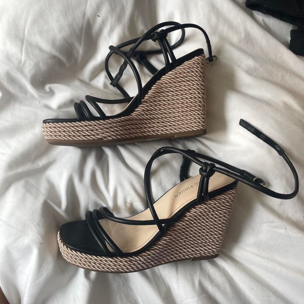 Marc-fisher Women's Black and Cream Sandals